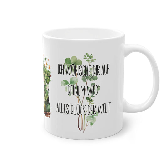 Geschenk zum Schulabschluss. Tasse verziert mit zarten Kleeblättern und dem herzlichen Text: "Ich wünsche dir auf deinem Weg alles Glück der Welt". Shoppe jetzt!