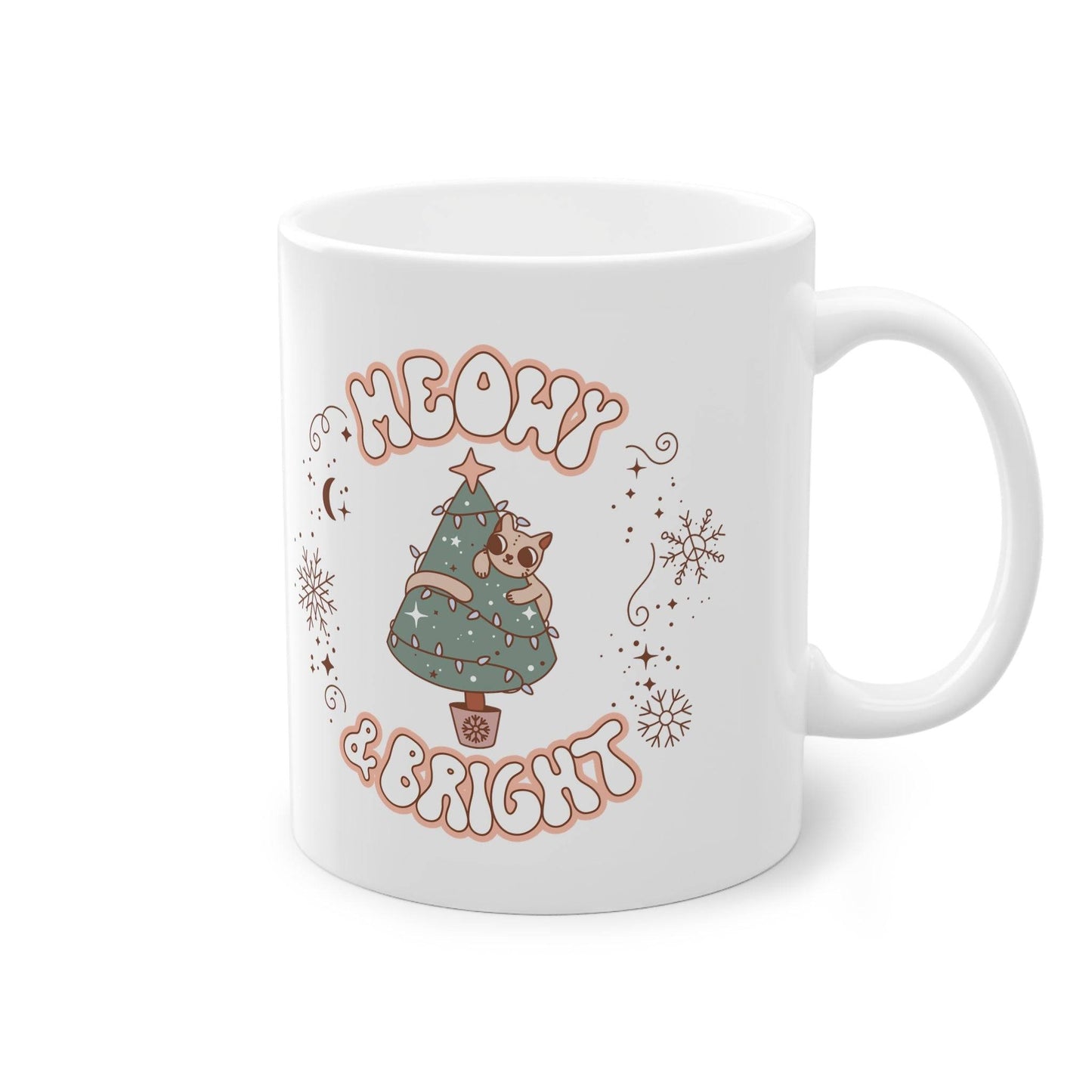 Tauche ein in die festliche Stimmung mit unserer entzückenden Weihnachtstasse für Catmoms, auf der eine verspielte Katze im geschmückten Weihnachtsbaum sitzt. 