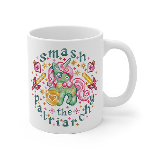 Tasse Sticken -  Feministische Kreuzstich Optik Motivtasse - Geschenk für Sticker*innen- Smash the Patriarchy
