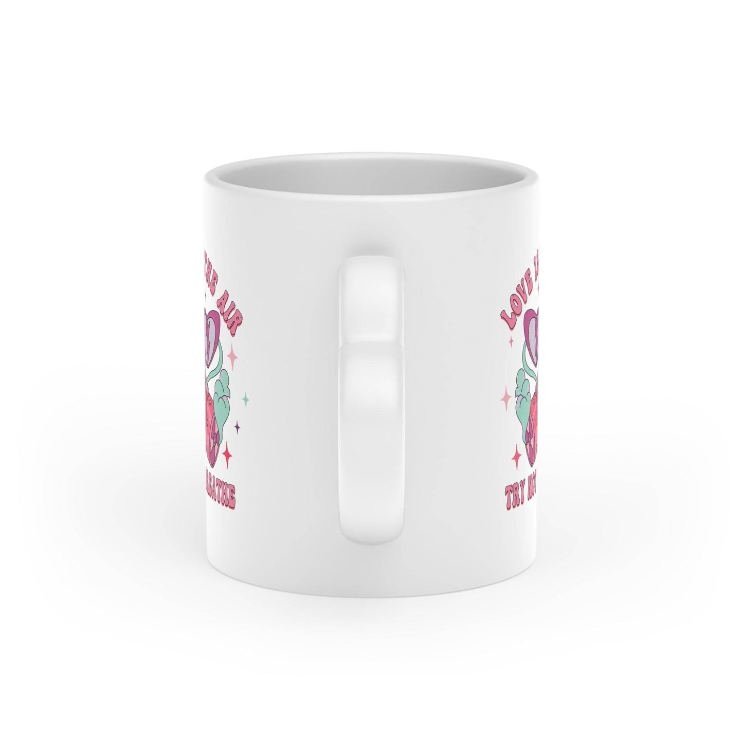 Trete dem 'Anti-Valentine's Club' bei und zeige deine rebellische Seite mit unserer Anti Valentinstag Tasse mit Herzgriff. Mit witzigen Print und Spruch.
